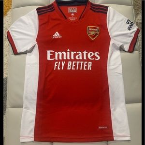 2021/22 Arsenal Soccer Jersey - Medium & Large